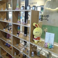 四季花时尚饮品王府井百货店 二手日用百货的绿色消费新体验